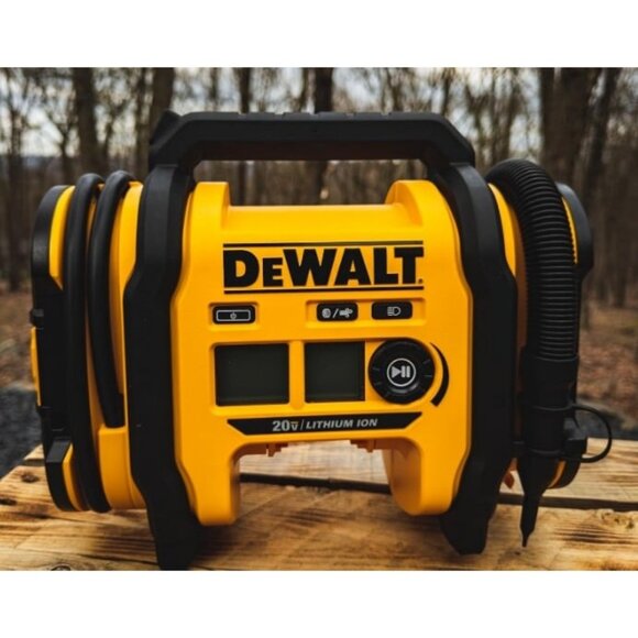 20V MAX Tire Inflator Compact and Portable Automatic Shut Off LED Light - Picture 4 of 4